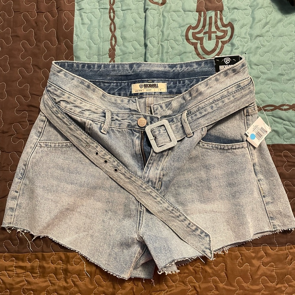 Rock & Roll Cowgirl Light Blue Jean Shorts with Belt